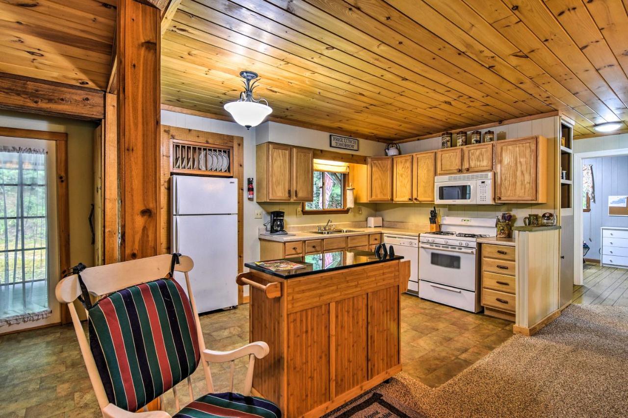 Robbinsville Cabin With Deck 3 Mi To Fontana Lake! Luaran gambar