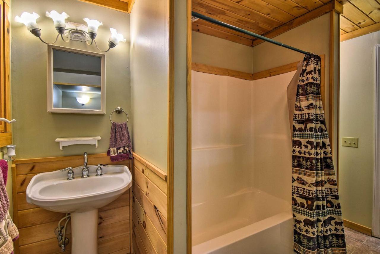 Robbinsville Cabin With Deck 3 Mi To Fontana Lake! Luaran gambar