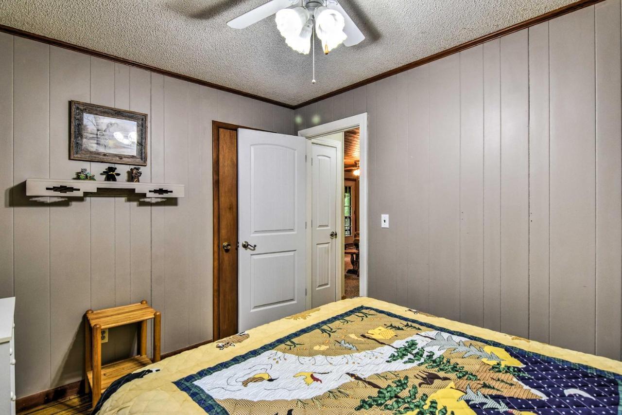 Robbinsville Cabin With Deck 3 Mi To Fontana Lake! Luaran gambar